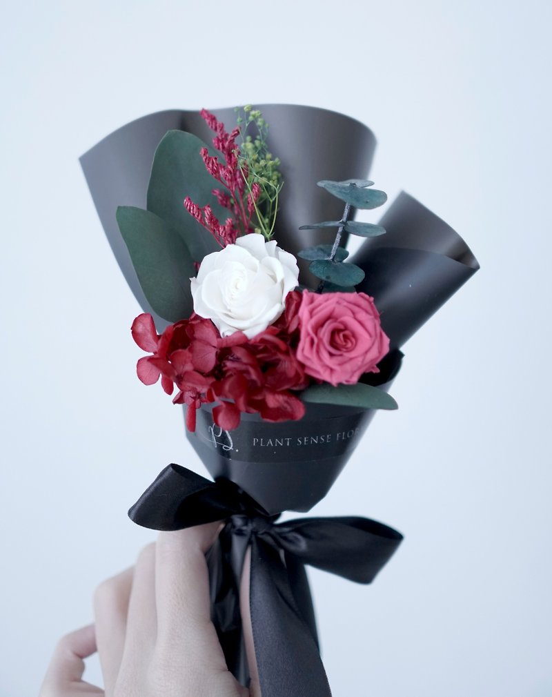 PlantSense Mother's Day bouquet selected ~ happy eternal life eternal flowers do not wither bonuses rose, white rose bouquet bouquet with hydrangea + carton packaging - Plants - Plants & Flowers Red
