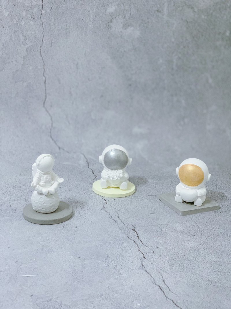 Fragrance Shaped Fragrance Stone-Cute Spaceman Astronaut with Base + 5ml Essential Oil - น้ำหอม - วัสดุอื่นๆ 