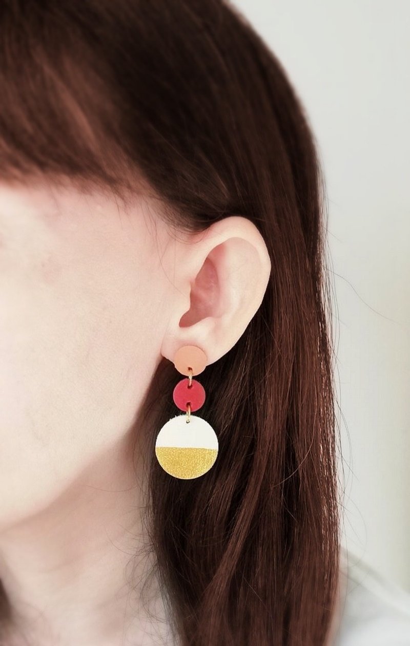 Handmade  geometric leather white gold red and brown color - 耳環/耳夾/耳骨夾 - 真皮 多色