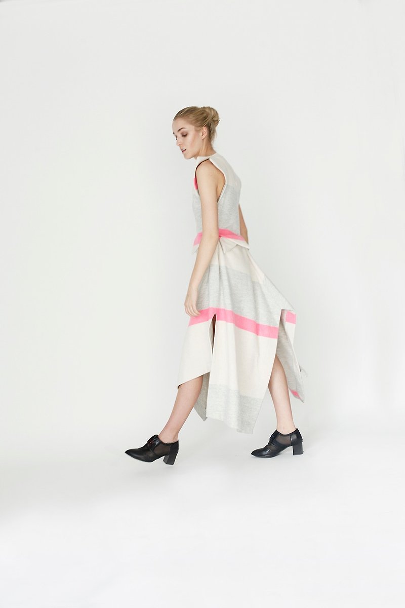 Origami Sleeveless Midi Dress <Handmade in Italy> - ชุดเดรส - ขนแกะ ขาว
