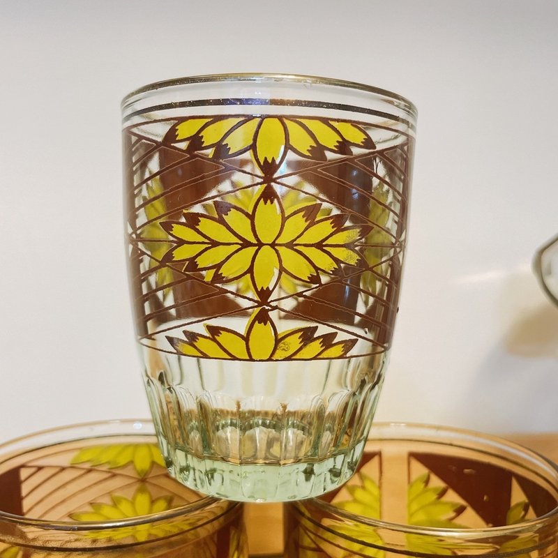 Early geometric floral glass - แก้ว - แก้ว 