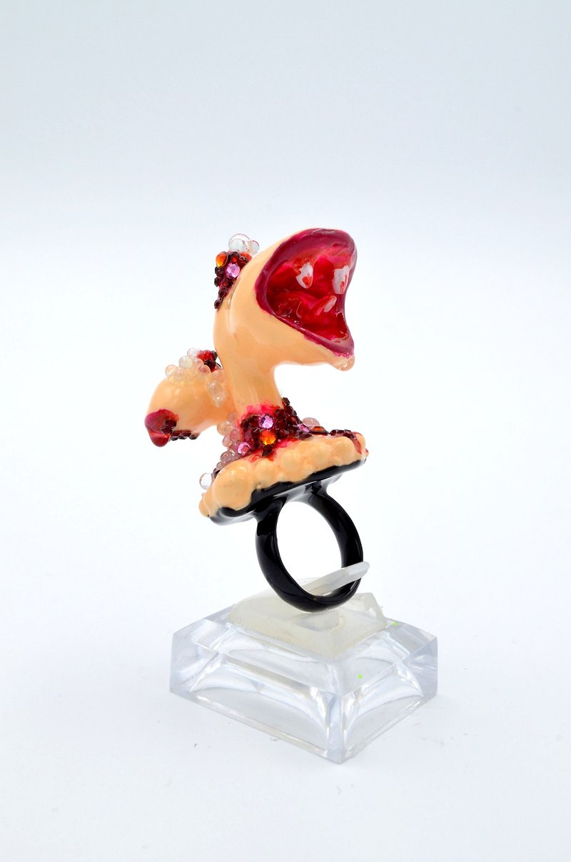 TIMBEE LO Flesh-colored Mouth Monster Glass Bead Bloody Foam Crystal Stone Art Ornament - General Rings - Plastic Pink