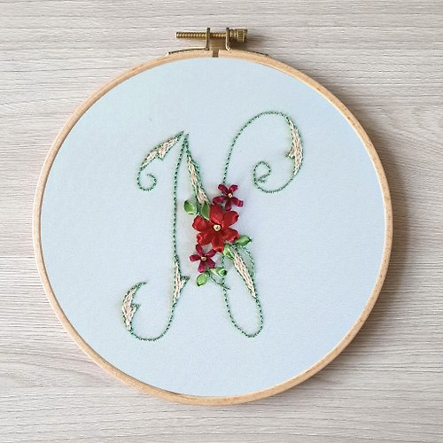 Embroidery Dreams 刺繡 蝴蝶 Floral letter N hand embroidery DIY, monogram pattern pdf