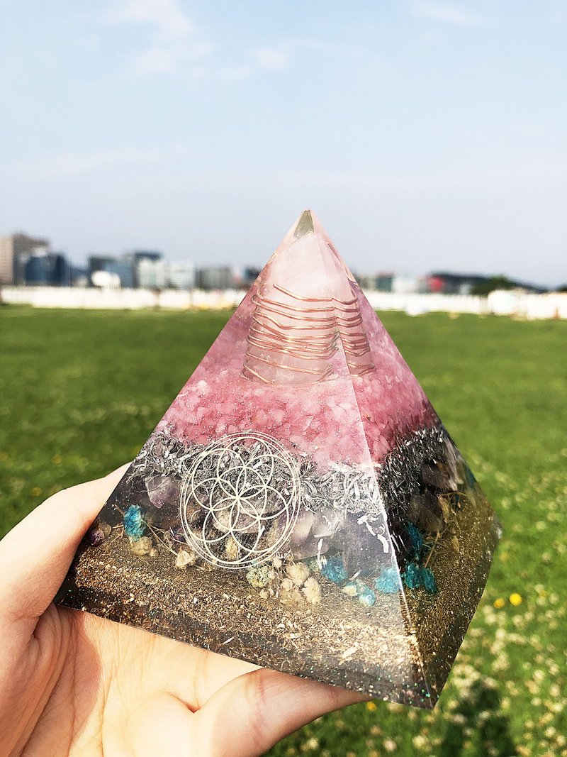 【手作奧剛石- 桃花朵朵開款】提升魅力 吸引正緣好人緣 - 擺飾/家飾品 - 水晶 粉紅色