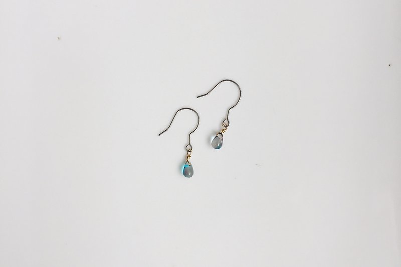 Transparent rainbow wild simple raindrop style earrings - Earrings & Clip-ons - Gemstone Purple