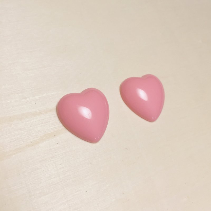 Vintage dark pink love earrings Clip-On - Earrings & Clip-ons - Resin Pink