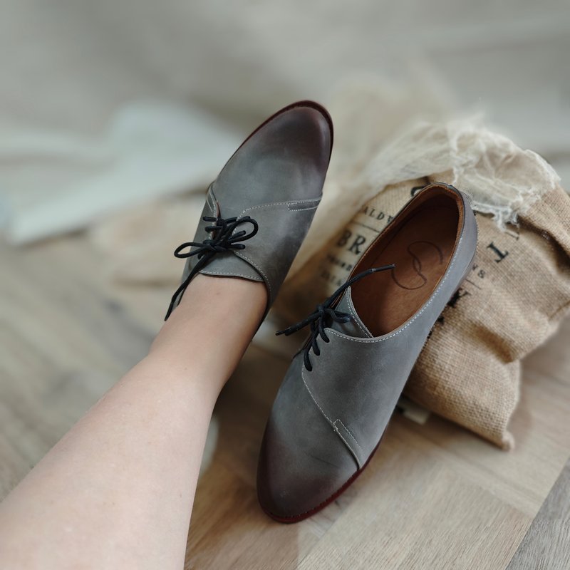 Beveled retro derby shoes, Taiwan handmade women's leather shoes, wide last women's shoes, pointed toe flat shoes, waxed leather shoes - รองเท้าอ็อกฟอร์ดผู้หญิง - หนังแท้ 