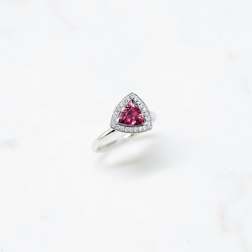 Purplemay Jewellery 【輕奢系列】18K金純天然三角切割碧璽訂婚戒指 - R140