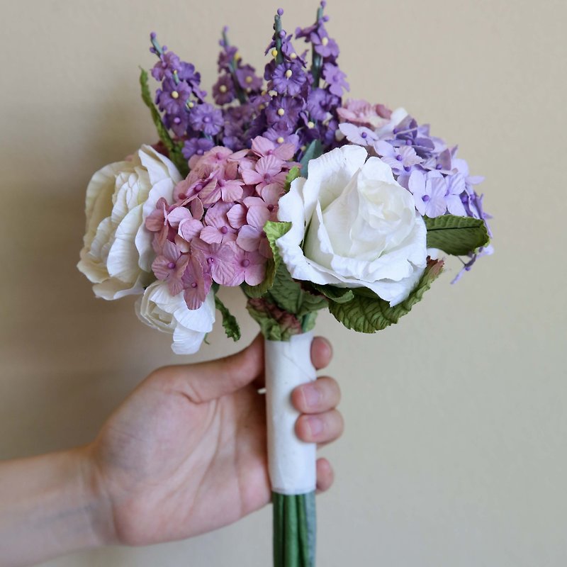 BS108 : ช่อดอกเพื่อนเจ้าสาว สำหรับถือในงานแต่งงาน สีม่วงลาเวนเดอร์ - งานไม้/ไม้ไผ่/ตัดกระดาษ - กระดาษ สีม่วง