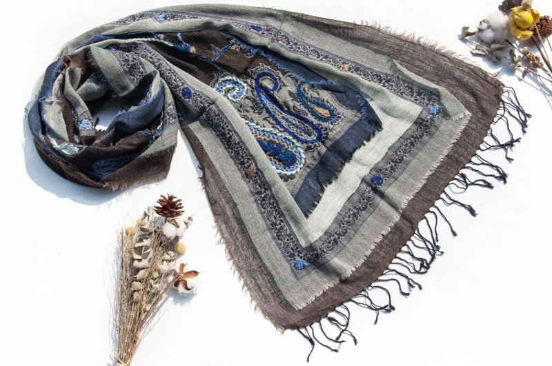 Cashmere/Boiled Wool Shawl/Knitted Scarf/Embroidered Scarf/Cashmere Shawl - Flower - ผ้าพันคอถัก - ขนแกะ หลากหลายสี