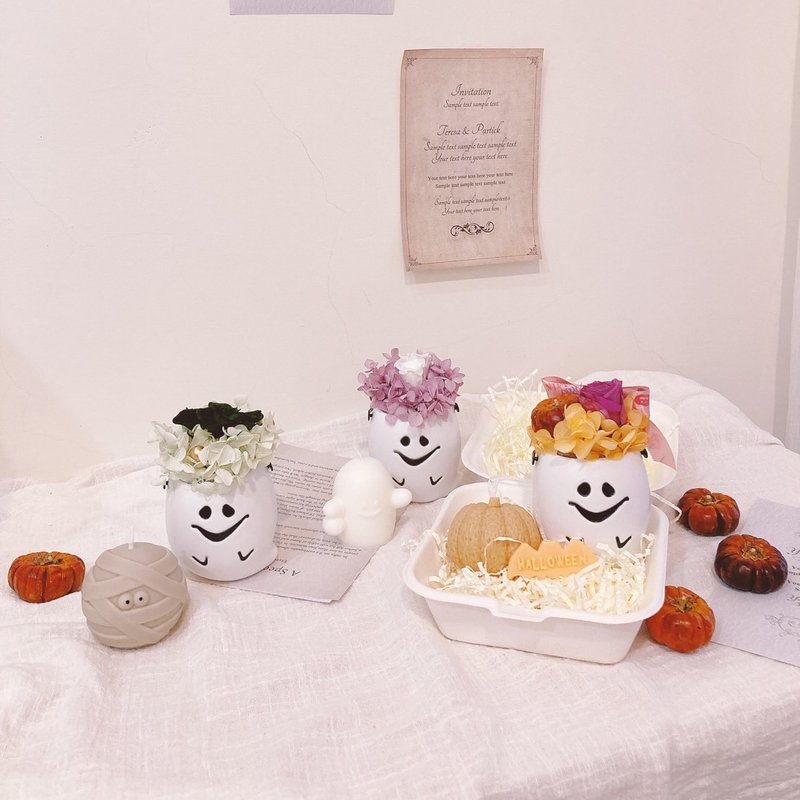 [Customized] Halloween small ghost potted flowers and shaped scented candle gift box - เทียน/เชิงเทียน - ขี้ผึ้ง สีส้ม