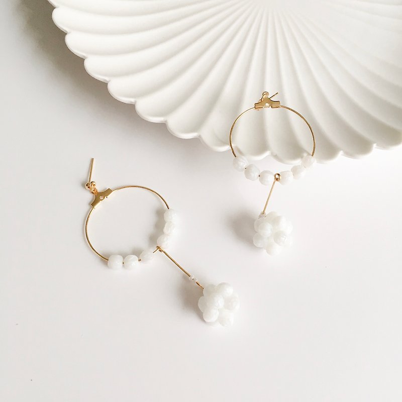 Handmade earrings - white little starry sky - Earrings & Clip-ons - Shell Blue