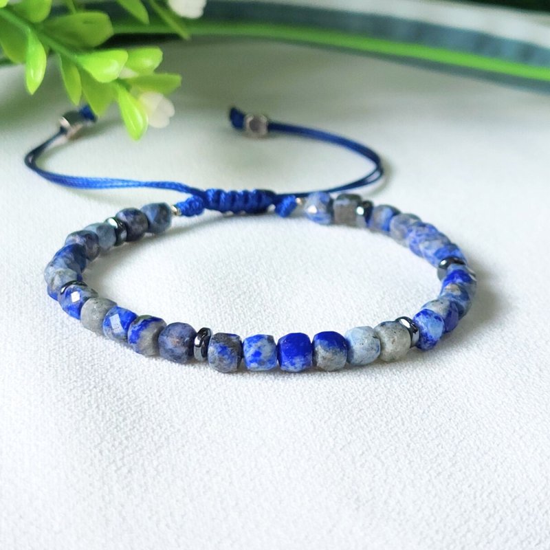 กำไลหินเจียร์ Lapis Lazuli 4 mm. ดึงดูดเงินทอง เสริมสติปัญญา การเรียน/สอบ - สร้อยข้อมือ - หิน สีน้ำเงิน