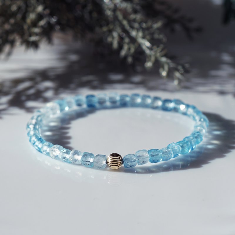 Aquamarine Strand Bracelet Melville - สร้อยข้อมือ - เครื่องเพชรพลอย สีน้ำเงิน