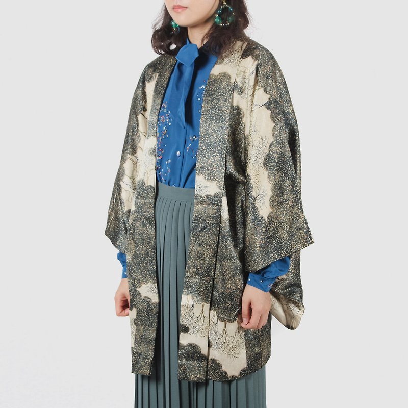 [Egg plant ancient] 芸 森林 forest silk print vintage kimono feather weaving - Women's Casual & Functional Jackets - Silk 