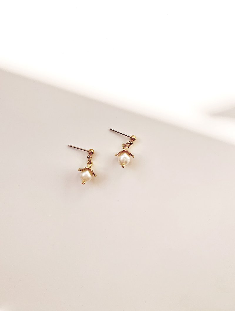 y._.yuuu - Hem Bronze earrings/ Clip-On earrings - Earrings & Clip-ons - Copper & Brass White