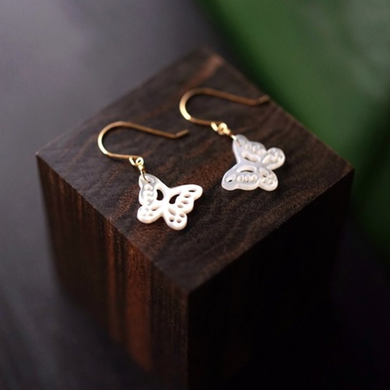14KGF white pearl butterfly filigree earrings Kapitolina - ต่างหู - เครื่องเพชรพลอย ขาว