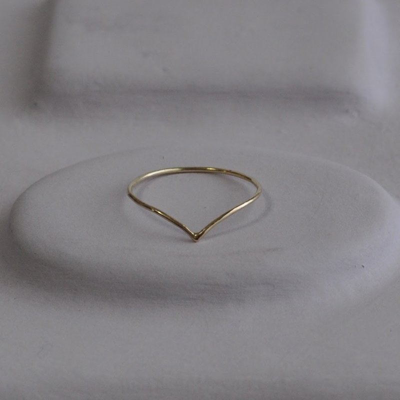 k10, V-shaped gold ring, 0.8mm round wire - General Rings - Precious Metals Gold