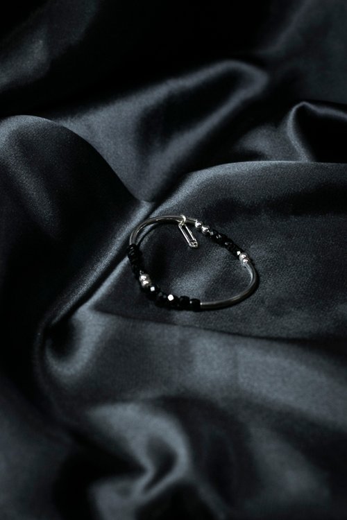chingyihuang jewelry CYH- 天然切角 黑尖晶 純銀手環