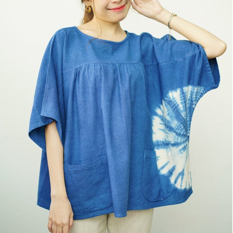 Oversize เสื้อคอกลมระบายอก ผ้าฝ้ายย้อมครามใยแมงมุม - เสื้อผู้หญิง - ผ้าฝ้าย/ผ้าลินิน สีน้ำเงิน