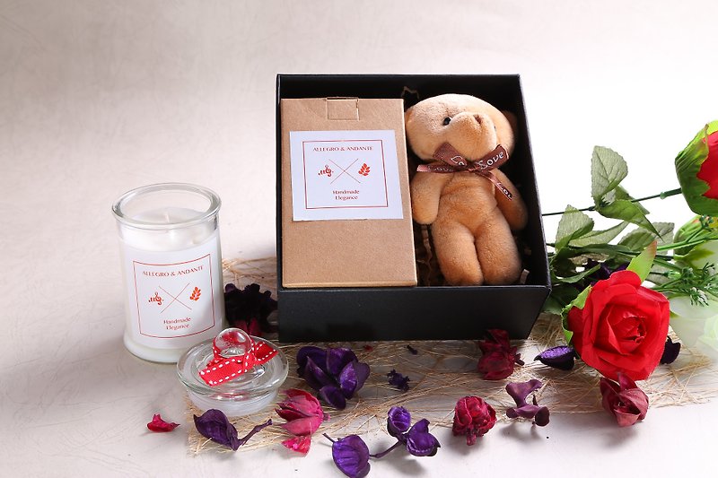 Soy scented candle / Love cute fluffy teddy bear gift box birthday Valentine's Day gift - Fragrances - Wax 