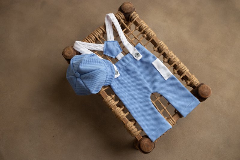 White-Blue Romper with suspenders and stylish hat for Newborn boy. - เครื่องประดับ - โลหะ 
