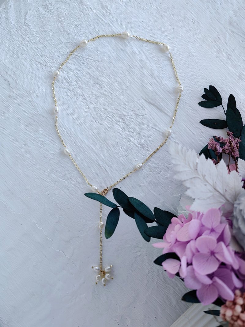 Pearl Y Lariat Necklace in14K Gold Filled. Pearl Drop Lariat. - สร้อยคอยาว - ไข่มุก ขาว