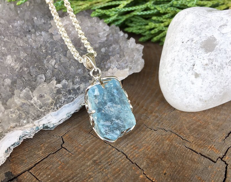 • My.Crystal • Mermaid • Mineral Feeling Aquamarine Silver Pendant (Single) - Necklaces - Gemstone Blue
