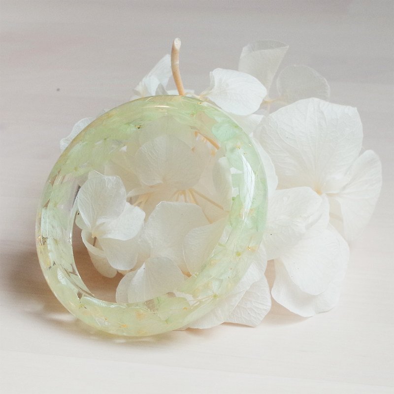 Flower Talk, Mint Lake Water Green-Hydrangea Real Flower Bracelet, Green Series, Dried Flower Eternal Flower - สร้อยข้อมือ - พืช/ดอกไม้ สีเขียว