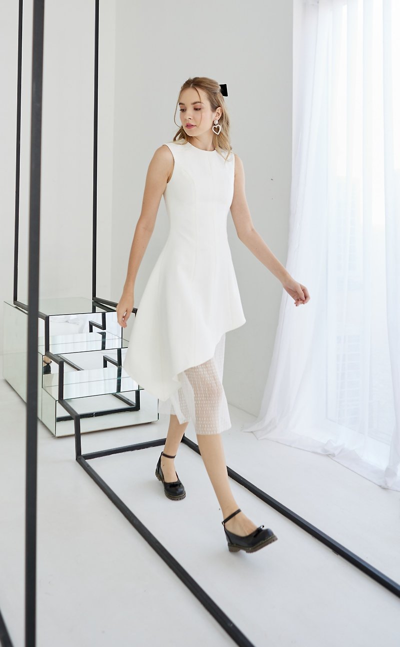 CAPHENY Lily Asymmetric Dress ชุดเดรสออกงาน ชุดเดรสยาว ขาว - ชุดเดรส - เส้นใยสังเคราะห์ ขาว