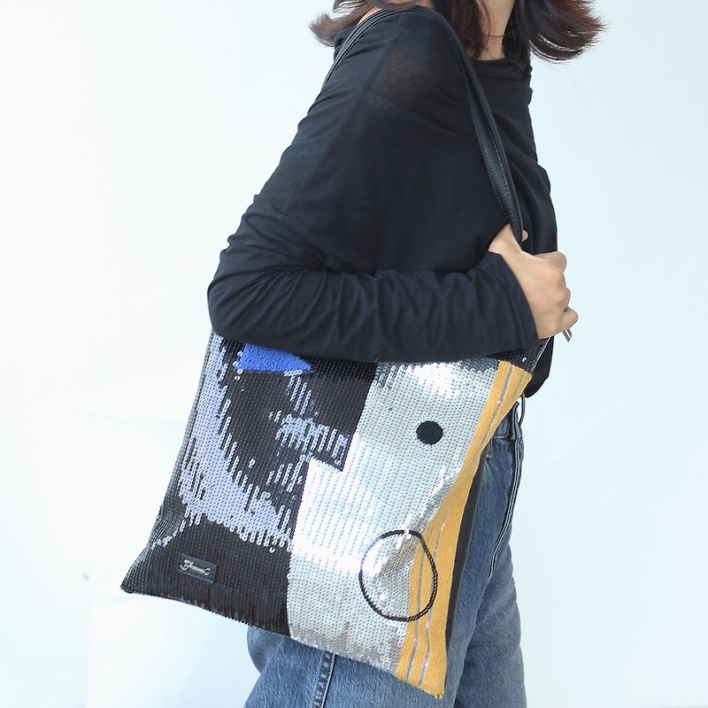Sparkle shoulder bag - กระเป๋าแมสเซนเจอร์ - วัสดุกันนำ้ สีดำ
