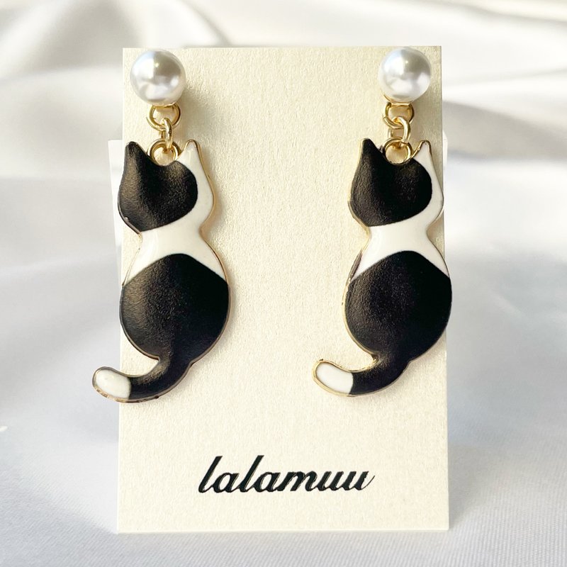 【Xmas gift】cats pierced earring - Earrings & Clip-ons - Other Materials Black