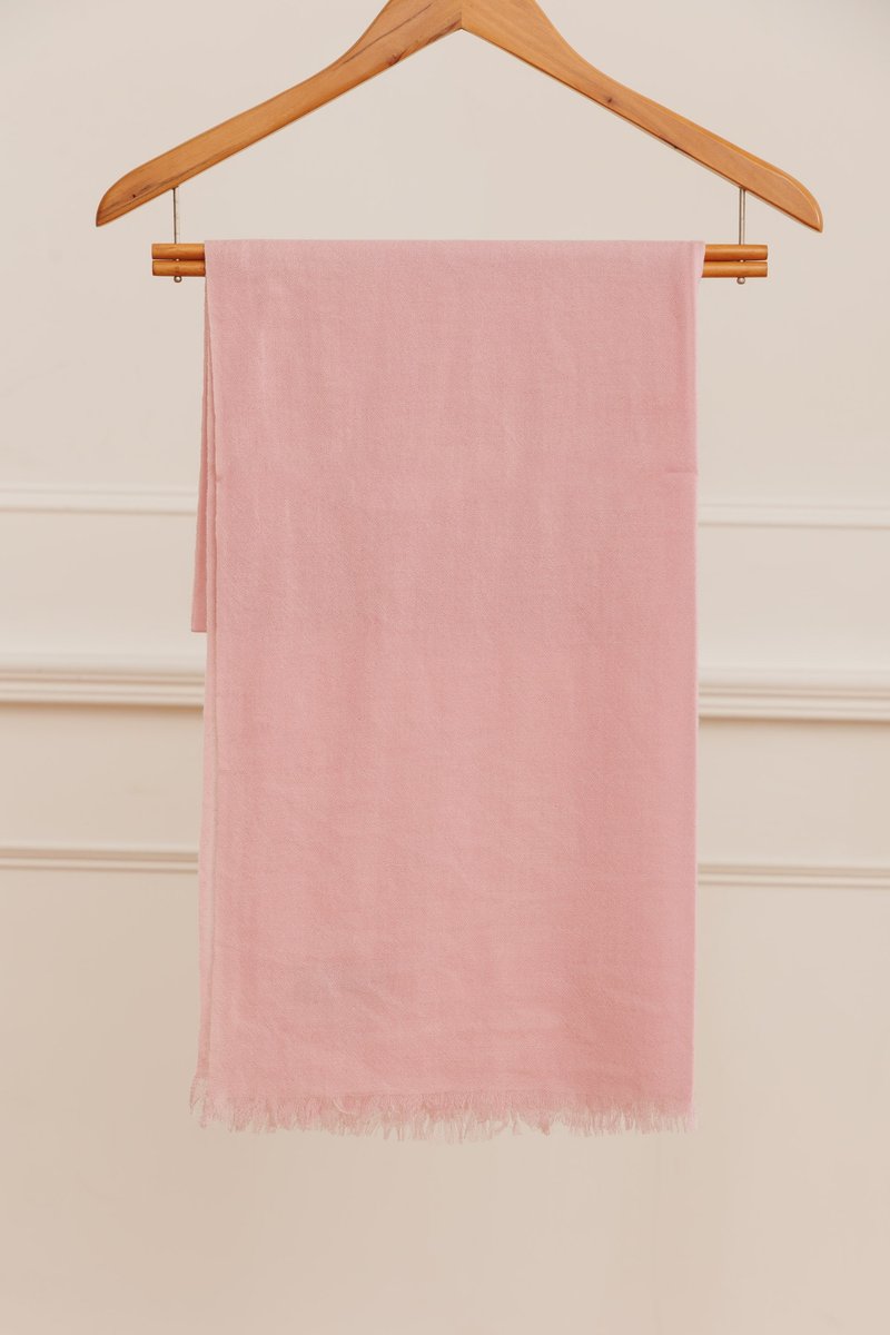 CASHMERE Thin and ultra-high count cashmere shawl | PINK | - Knit Scarves & Wraps - Wool Pink