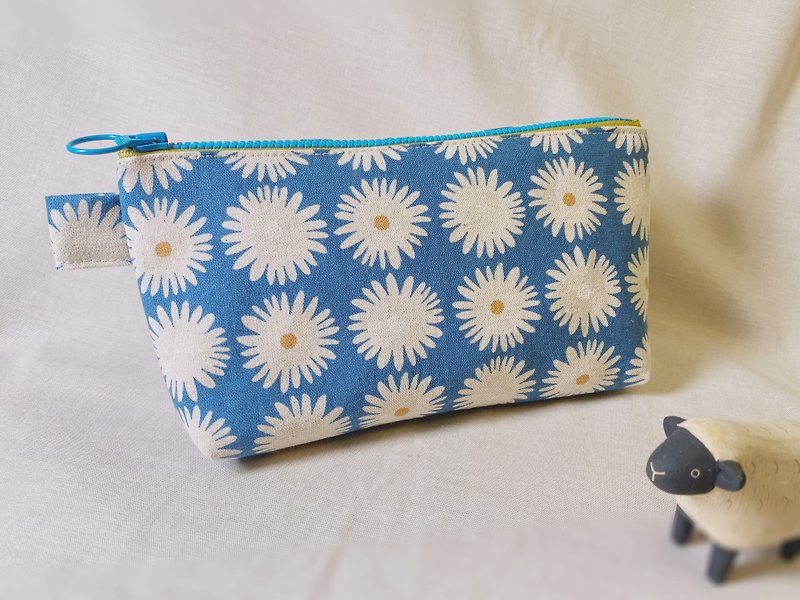 Cotton and Linen Daisy | Universal Zipper Bag - Toiletry Bags & Pouches - Cotton & Hemp Blue