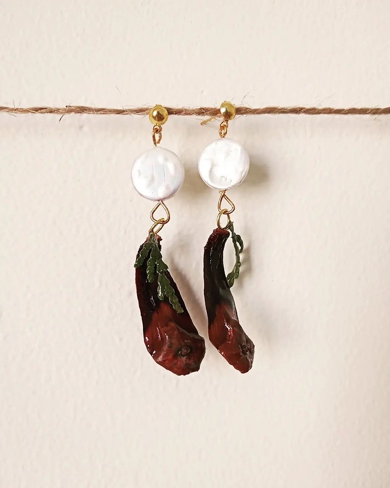 Symbiosis - Baroque imitation beads pinecone earrings - real plant resin glue