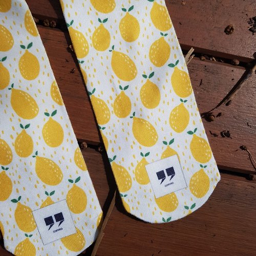 THE.COMMA.DESIGN Lemon Sock