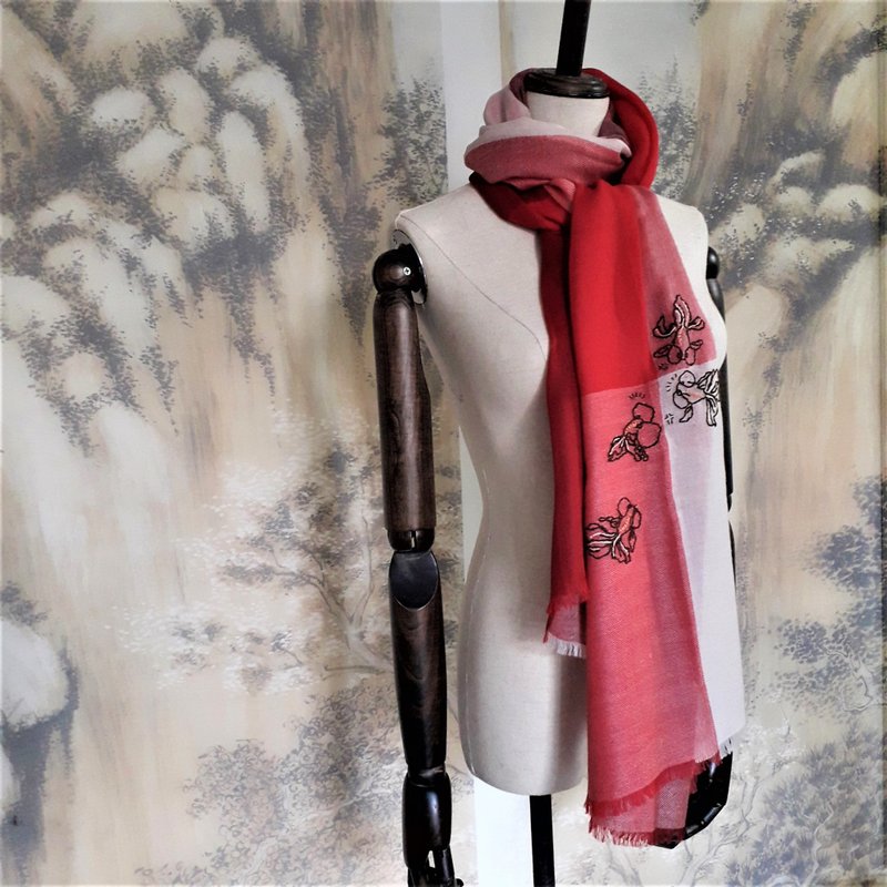 *手工刺繡糸列* 免費手綉字母 300紗支超薄全羊絨大圍巾*金魚 - 圍巾/披肩 - 羊毛 紅色