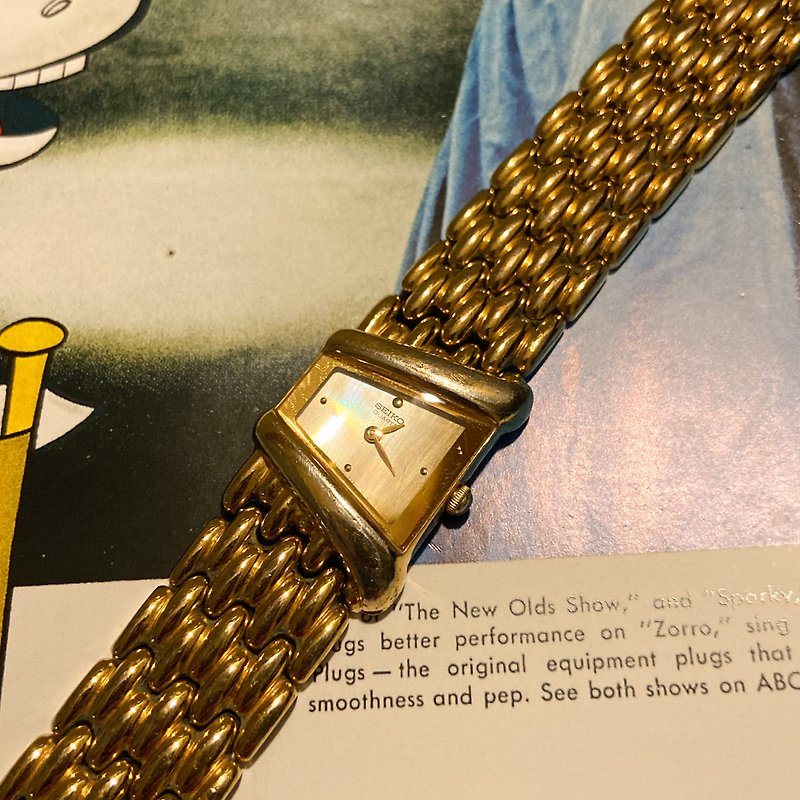 Seiko Vintage Gold Tone Curved Small Face Watch - นาฬิกาคู่ - โลหะ สีทอง