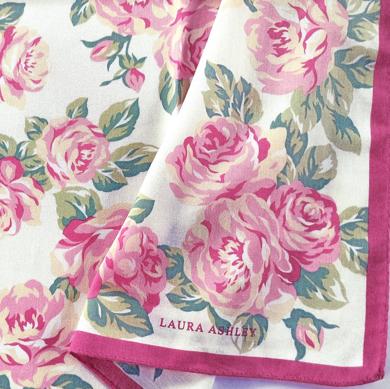 Laura Ashley Vintage Handkerchief Pink Roses 23 x 22.5 inches - 手帕 - 棉．麻 粉紅色