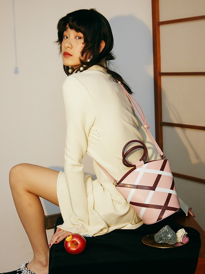 Pink fruit basket bag diamond shaped ring bucket bucket bag portable side back dual-use leather design Korean shoulder bag - Messenger Bags & Sling Bags - Genuine Leather Pink