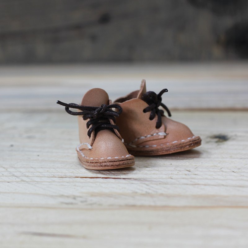 [Yingchuan Handmade] Mini shoe strap/Martin shoes/key ring/DIY material bag (cut pieces with perforation) PKIT SH001 hand-stitched leather material bag-original color - เครื่องหนัง - หนังแท้ สีทอง