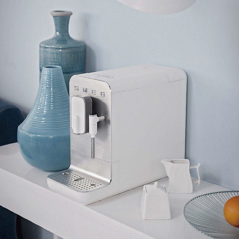 【SMEG】義大利全自動義式咖啡機(BCC12款)-珍珠白 - 廚房電器 - 其他金屬 白色