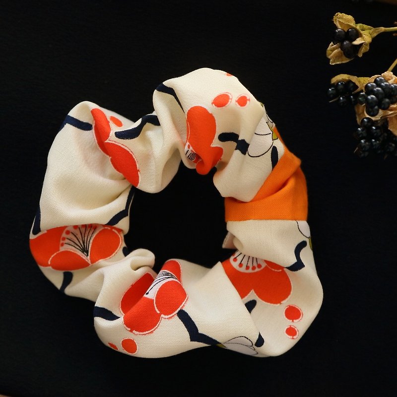 【Popular pattern】 Tsubakumi's happy hair decorative kimono chou shou - เครื่องประดับผม - ผ้าฝ้าย/ผ้าลินิน สีส้ม