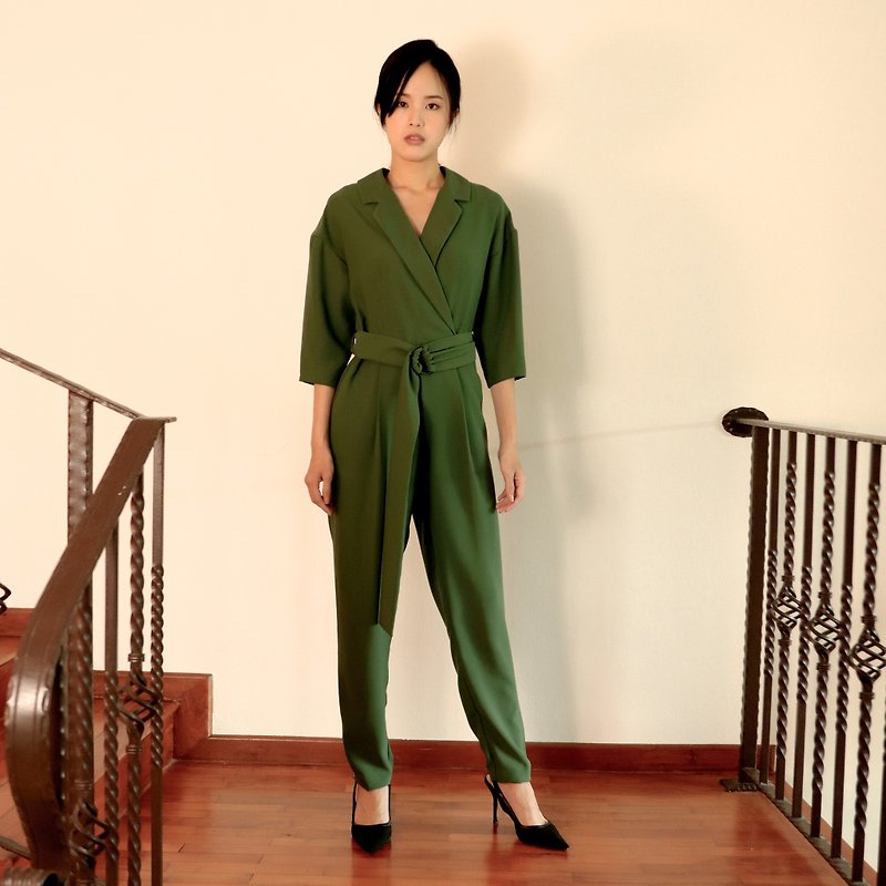 FOREST GREEN NOTCHED COLLAR JUMPSUIT, CIRCLE BUCKLES WIDTH TIE BELT - Overalls & Jumpsuits - Other Materials Green