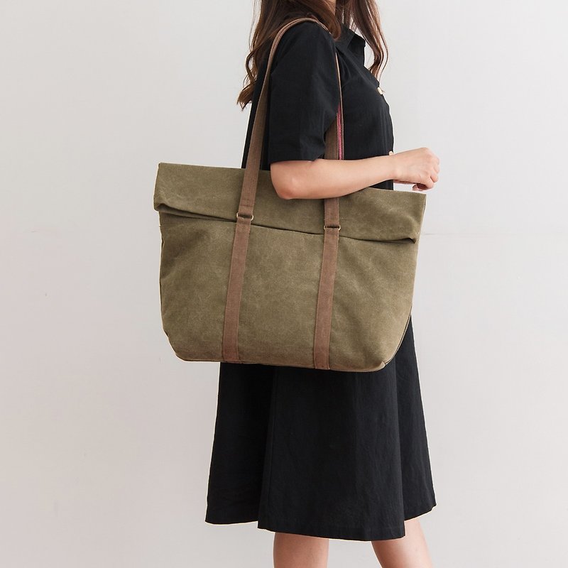 Green Big Size Canvas Shoulder Bag Messenger  - กระเป๋าแมสเซนเจอร์ - ผ้าฝ้าย/ผ้าลินิน สีเขียว