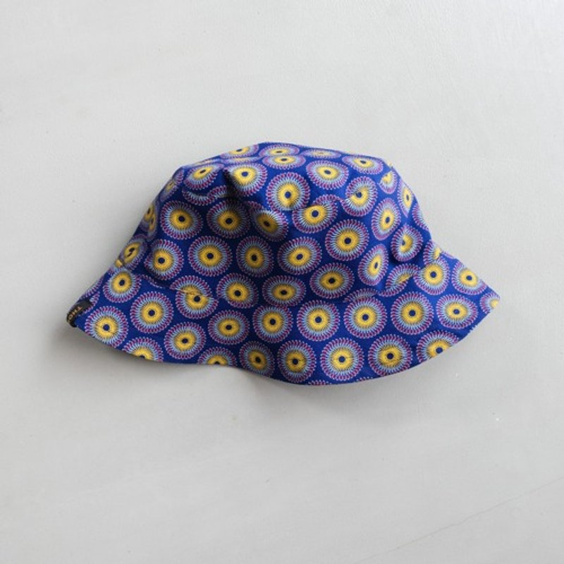 African Shweshwe Fabric Bucket Hat Shweshwe blue - หมวก - ผ้าฝ้าย/ผ้าลินิน 