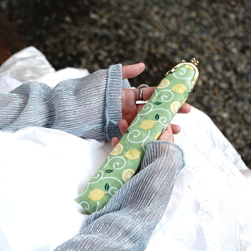 創意筆型收納口金包-Lemon夏日檸檬+布製手扇 - 其他 - 棉．麻 