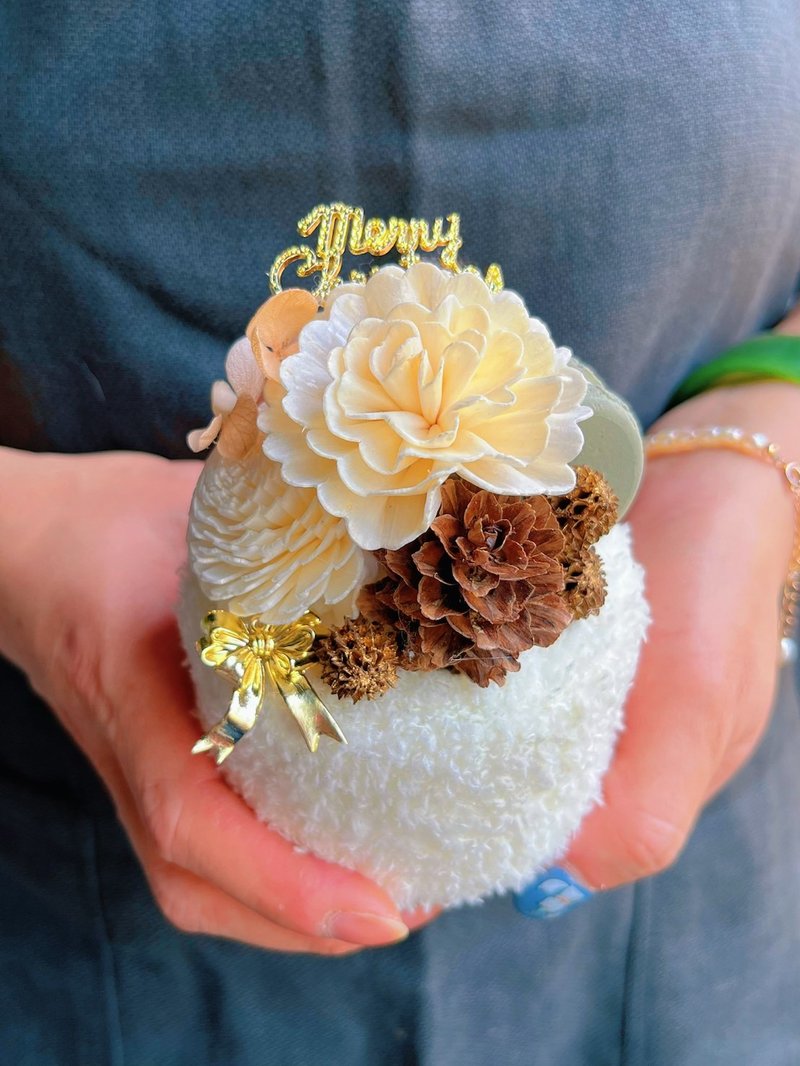 VERNITA 馬卡龍 蛋糕花禮 • 一份留得住的花藝祝福 - 乾花/永生花 - 其他材質 白色