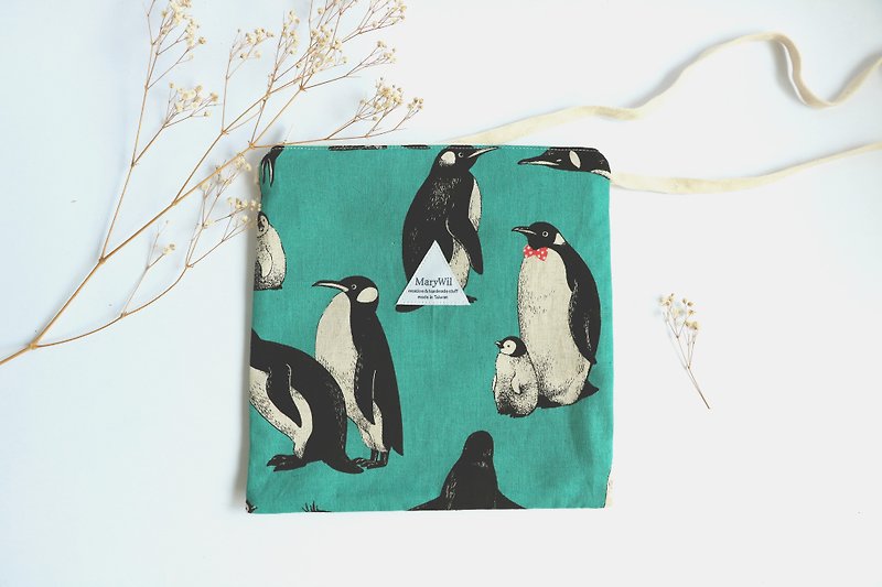 MaryWil Square Pouch - Green Penguin - กระเป๋าแมสเซนเจอร์ - ผ้าฝ้าย/ผ้าลินิน หลากหลายสี