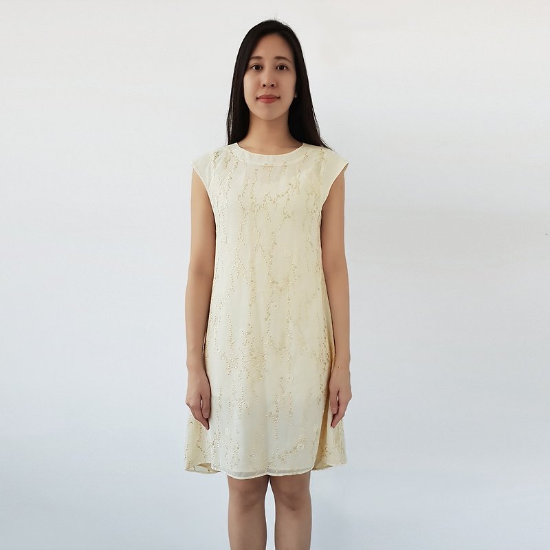 シフォン刺繡ストレートドレス - ワンピース - ポリエステル ホワイト